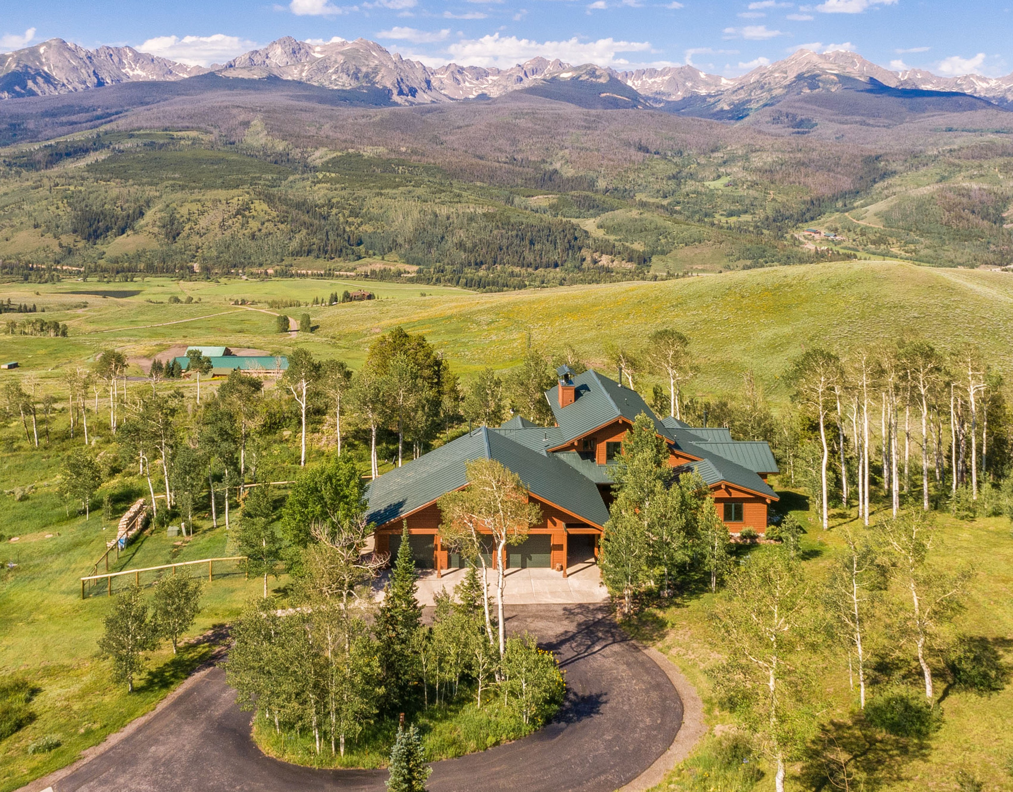 Private Ranch Offers Spectacular Mountain Views